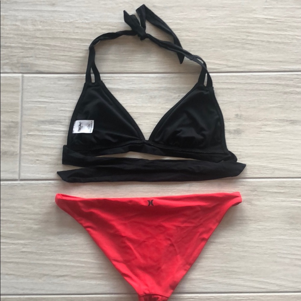 Bikini - Picture 2 of 2